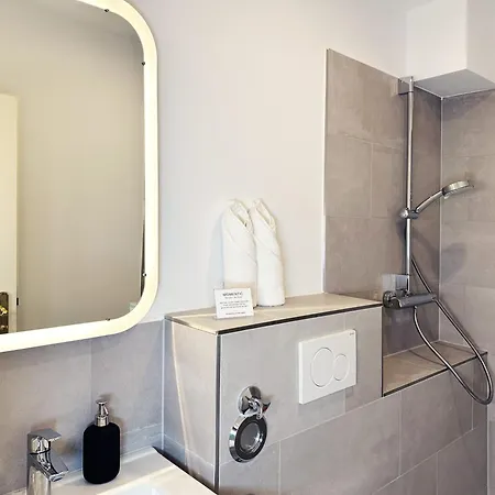 Moderne Und Geraeumige Ferienunterkunft - Neu Und Preiswert Apartment