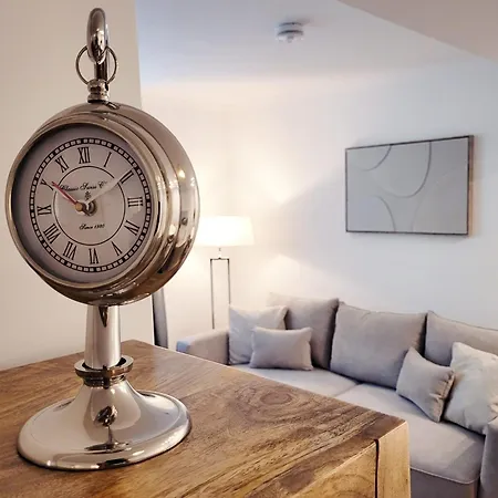 아파트 Moderne Und Geraeumige Ferienunterkunft - Neu Und Preiswert 샬베우츠