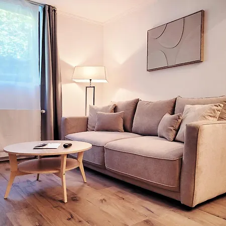 아파트 Moderne Und Geraeumige Ferienunterkunft - Neu Und Preiswert 샬베우츠